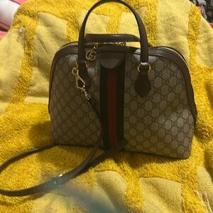 No stains no cracks excellent condition 
Never worn.